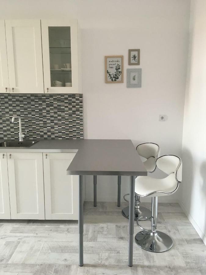 Kiki'S Studio Apartment ซีบิว ภายนอก รูปภาพ